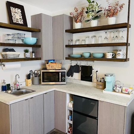 Coastal Chic Suite With Kitchenette And Private Entrance St. Petersburg Dış mekan fotoğraf
